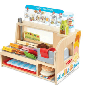 דוכן כריכים עשוי עץ מבית מליסה ודאג